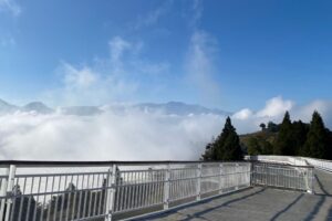清境高空觀景步道雲霧鳥繞景觀