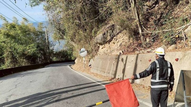 台16線水里信義施工交管